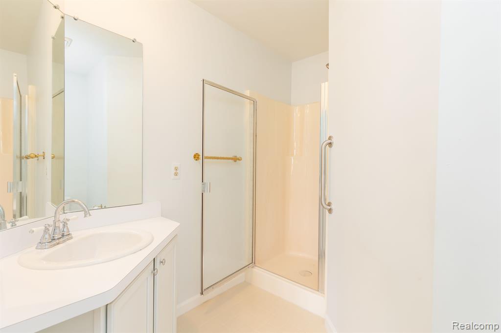 8187 GRAYS Drive, B3, Grosse Ile, MI 48138 — Photo 14