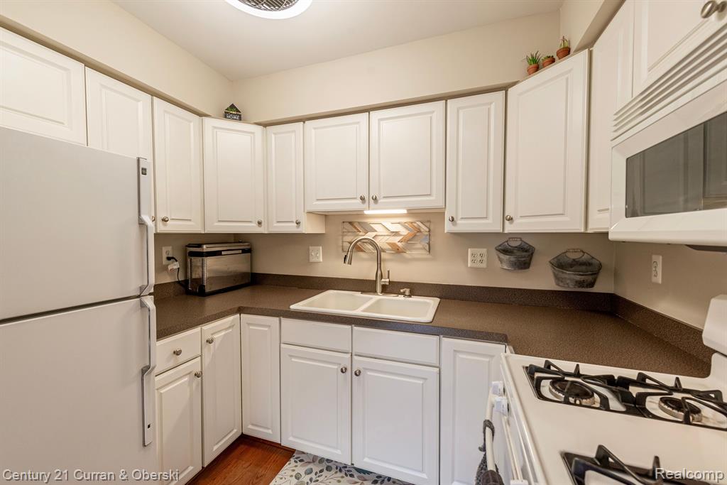 1745 WICKHAM Street, Royal Oak, MI 48073 — Photo 3