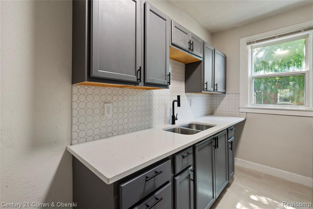 3725 Glynn Court, Detroit, MI 48206 — Photo 18