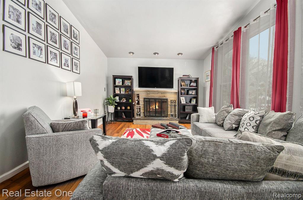 8477 CHURCH Road, Grosse Ile, MI 48138 — Photo 9