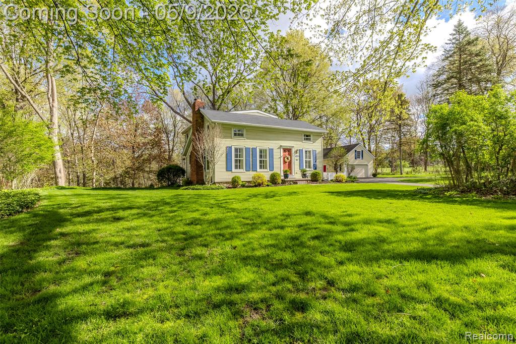 1081 E Tienken Road N, Rochester, MI 48306 — front exterior