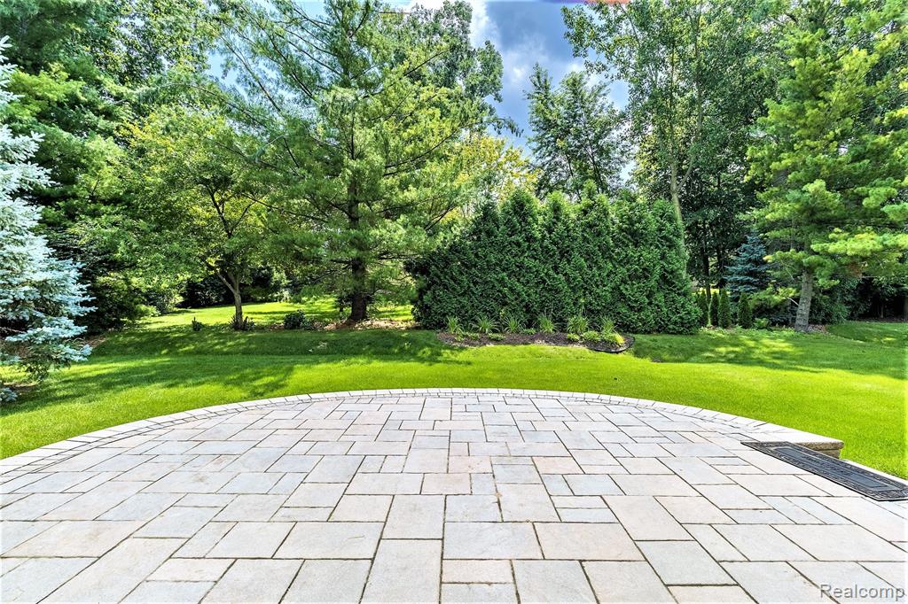 5648 Whitfield Drive, Troy, MI 48098 — Photo 3