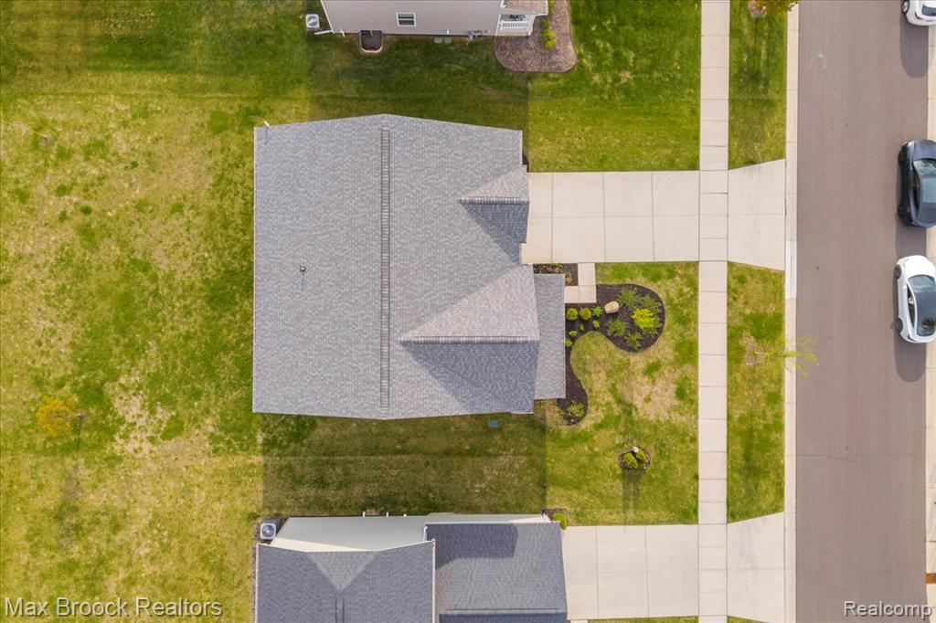 8401 Sharon Drive, White Lake, MI — Photo 38