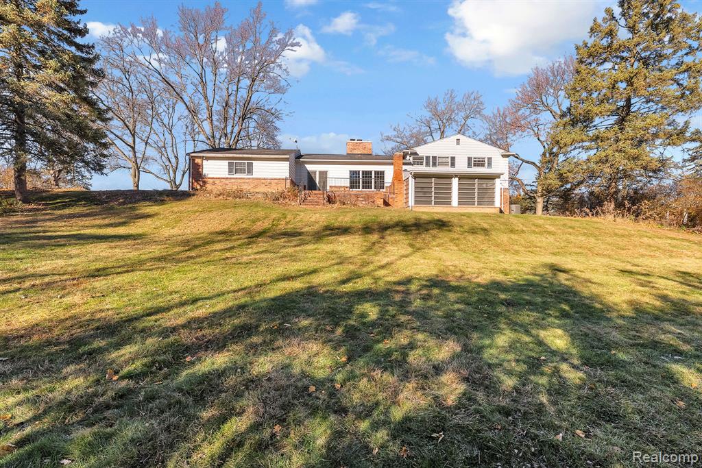 4265 Pine Tree Trail, Bloomfield Hills, MI 48302 — Photo 38