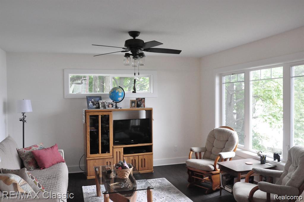 5050 Island Shore Drive, Pinckney, MI 48169 — Photo 18