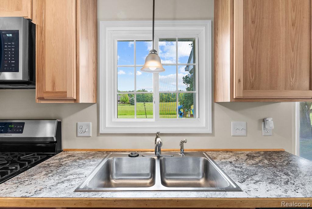 7287 Ray Road, Swartz Creek, MI 48473 — Photo 14