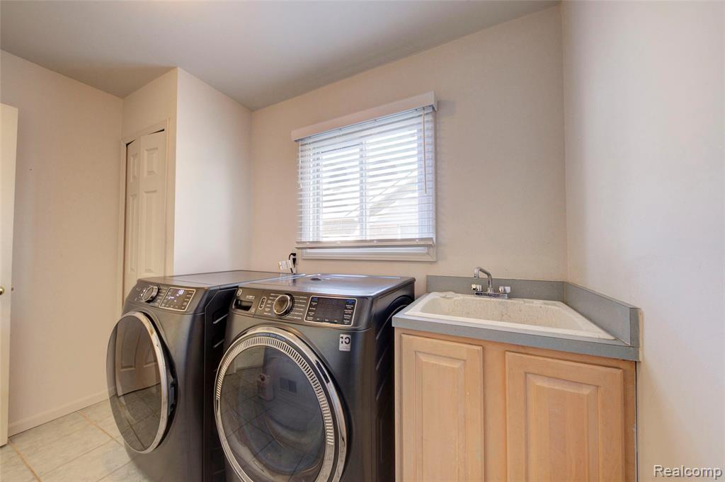 15756 Lamont Drive, Macomb, MI 48042 — Photo 19