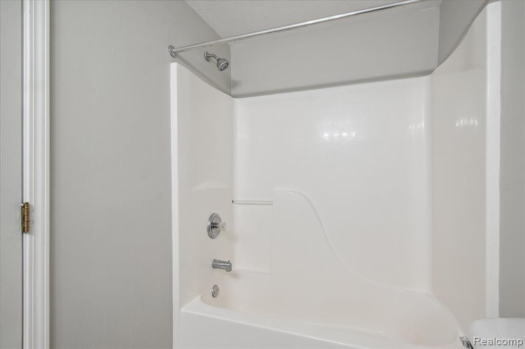 1449 HEATHERWOOD Lane, Ann Arbor, MI 48108 — Photo 33