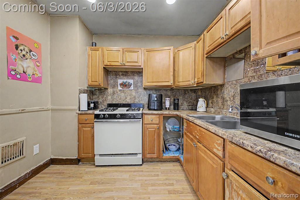 6808 Abington Avenue, Detroit, MI 48228 — Photo 10