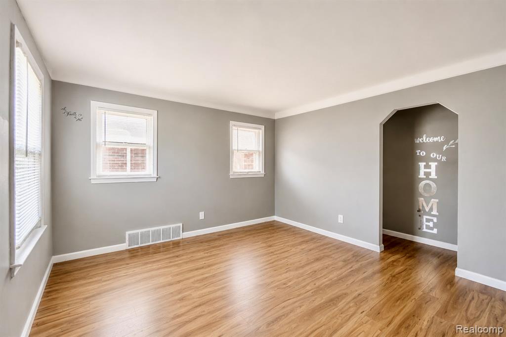 19409 Fairport Street - Photo 3