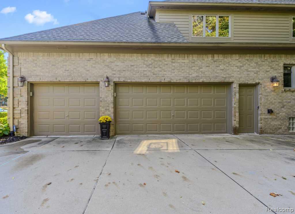 7809 Haverhill Court N, Canton, MI 48187 — Photo 40