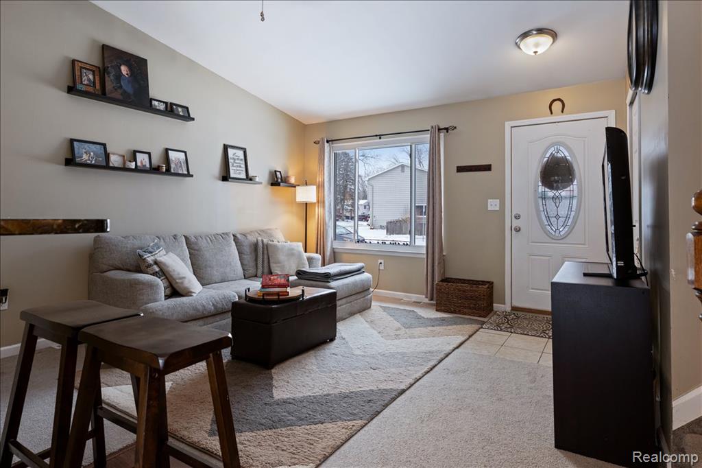 477 Barchester Street, Westland, MI 48186 — Photo 3