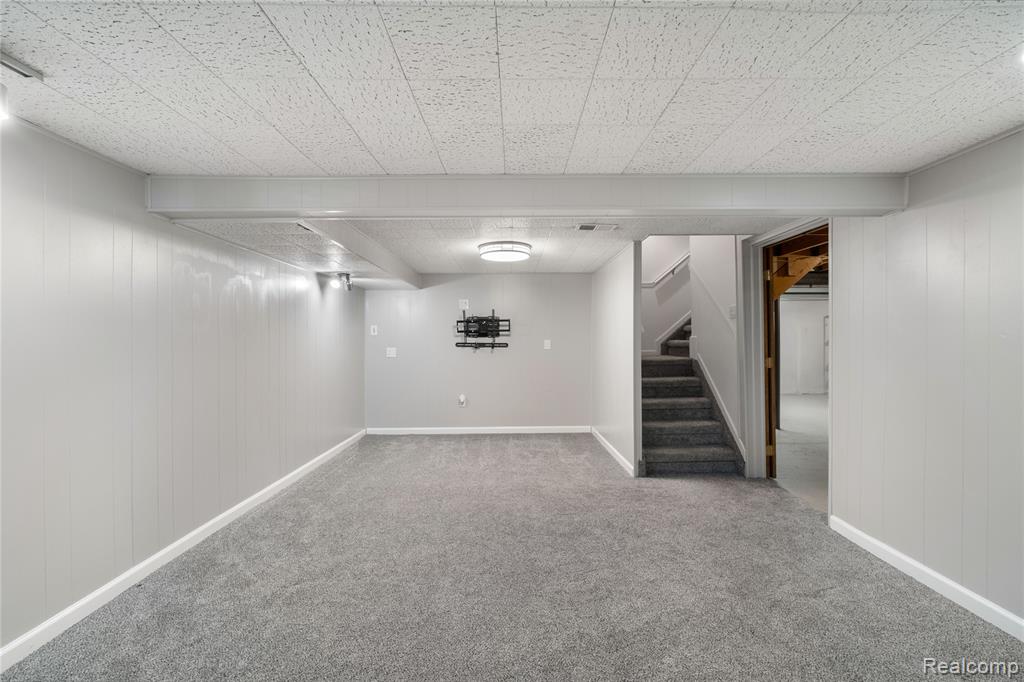 44114 Somerset Square, Canton, MI 48187 — Photo 35