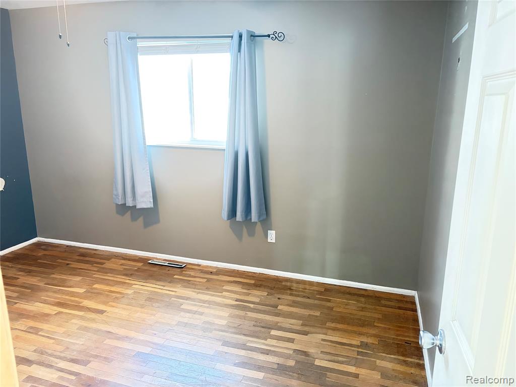 8506 Chesterfield Drive, Swartz Creek, MI 48473 — Photo 15