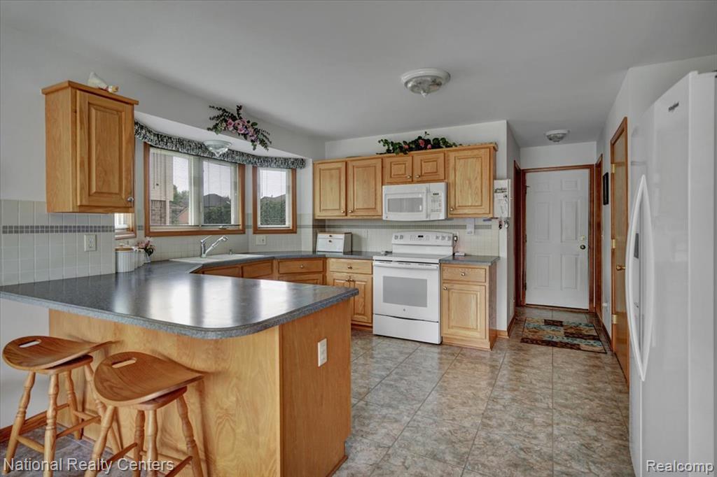 45866 Glen Court, Macomb, MI 48044 — Photo 11