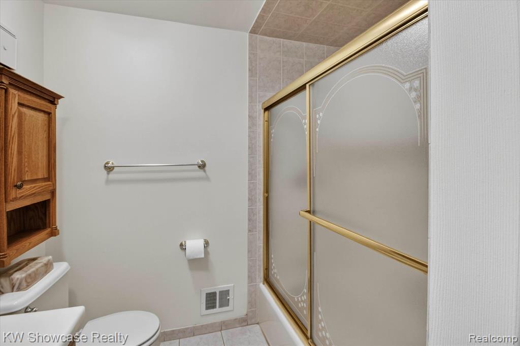 5681 Wedgewood Road, Canton, MI 48187 — Photo 16