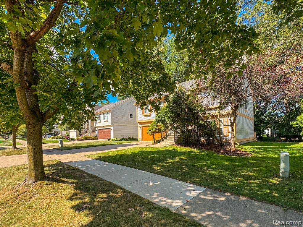 870 Huntclub Boulevard, Auburn Hills, MI 48326 — Photo 34