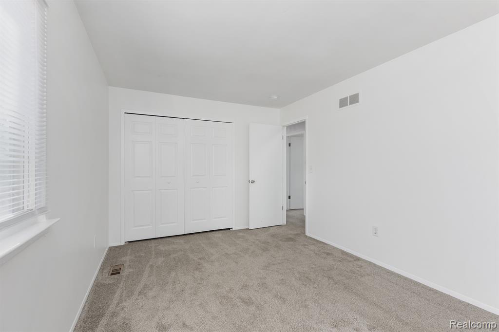 41421 AYRSHIRE Drive, Canton, MI 48188 — Photo 18