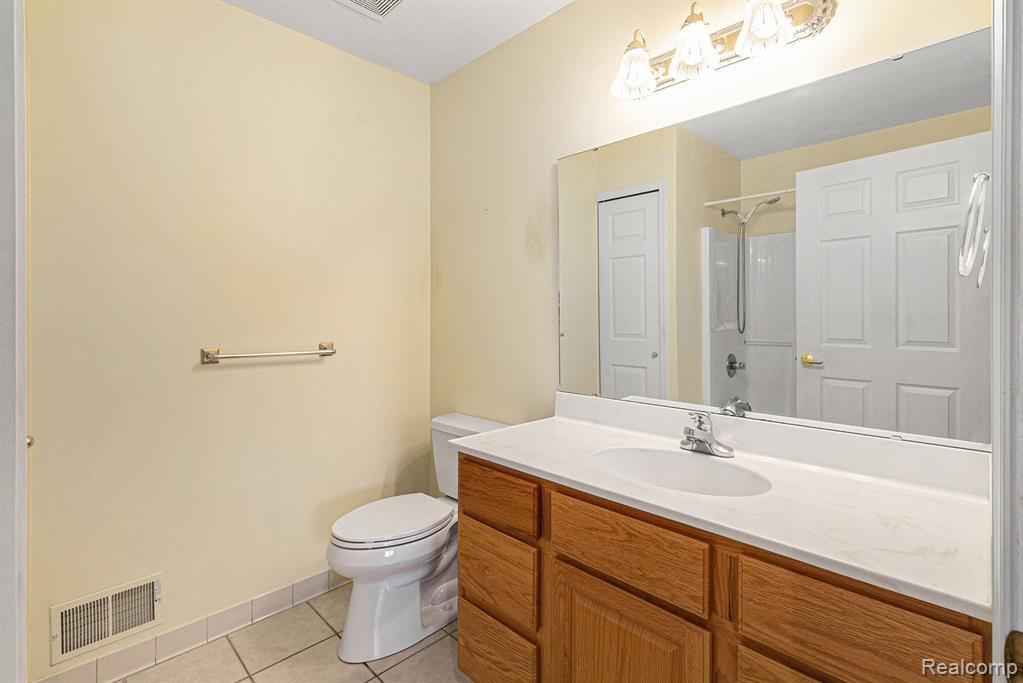 2250 WILLOW TREE Drive, Brighton, MI 48116 — Photo 13