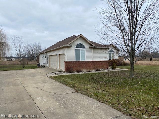 240 Deer Park S, Capac, MI 48014 — Photo 2