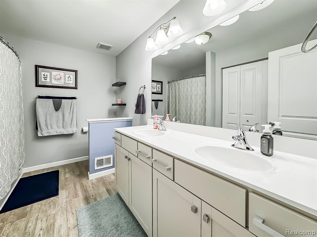 3560 Amber Oaks Drive, Howell, MI 48855 — Photo 10