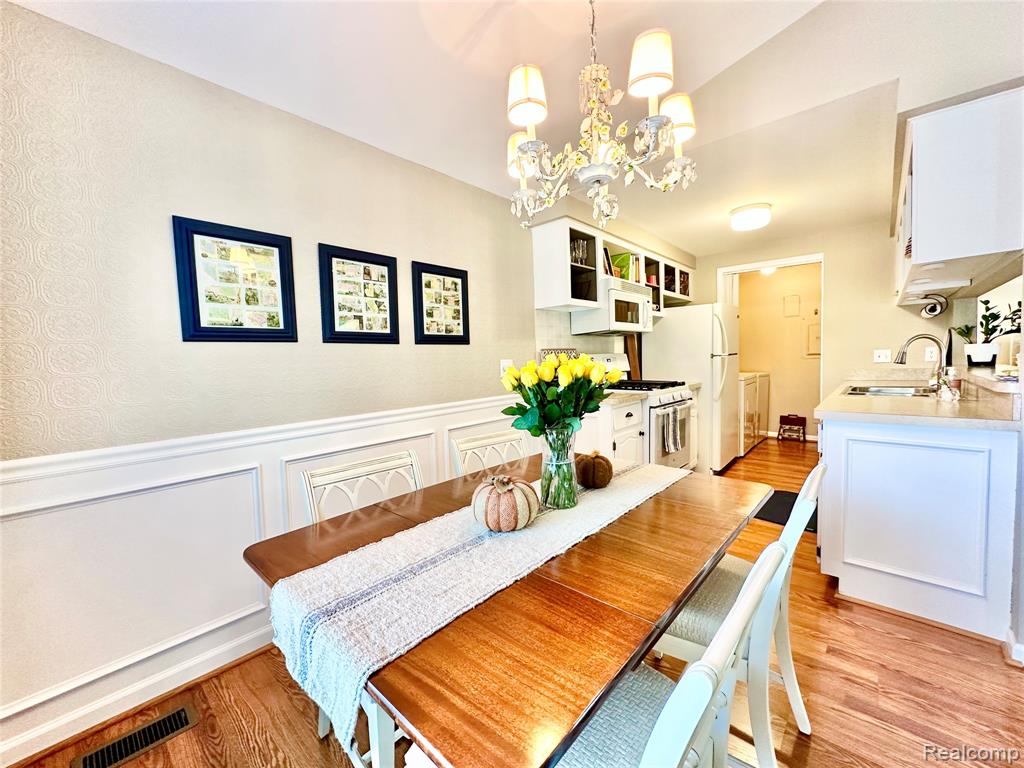 21140 E Glen Haven Circle, Novi, MI 48167 — Photo 13