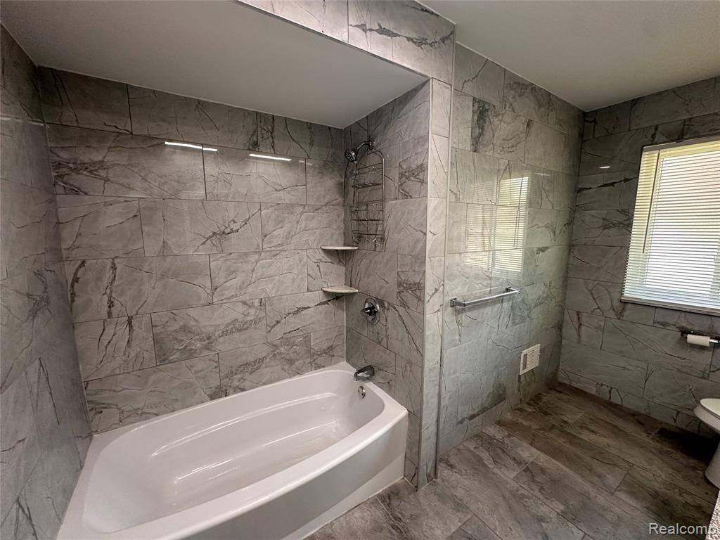 8706 Cologne Drive, Sterling Heights, MI 48314 — Photo 20