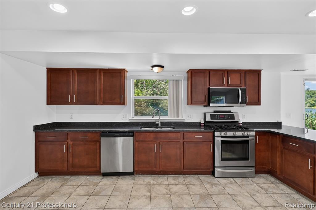 2042 Decker Road, Walled Lake, MI 48390 — Photo 14