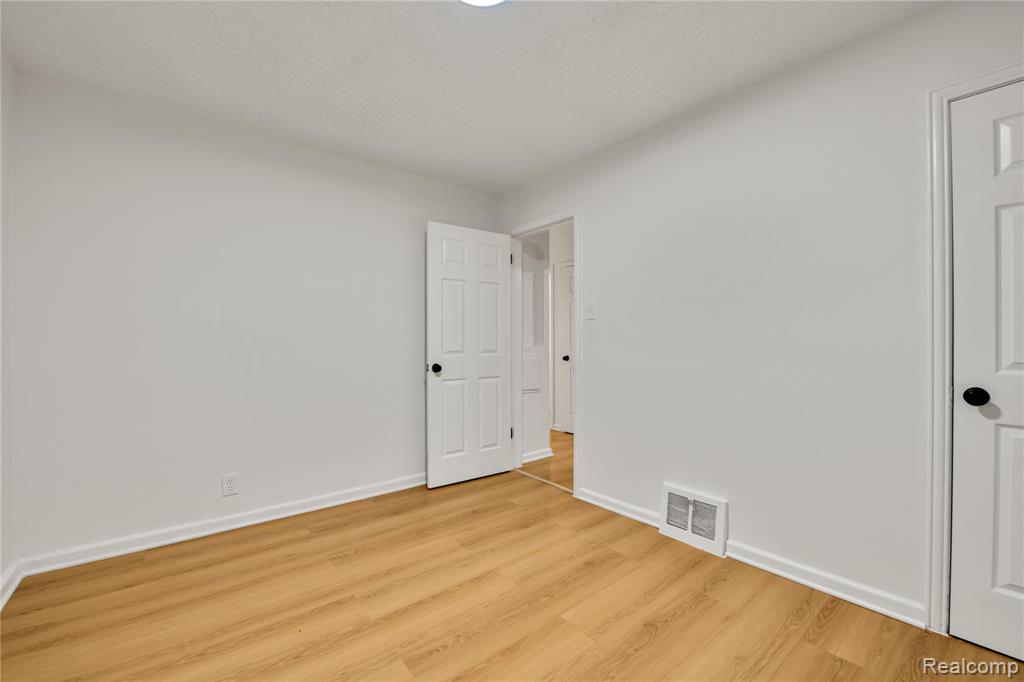 9248 Manor Street, Detroit, MI 48204 — Photo 15