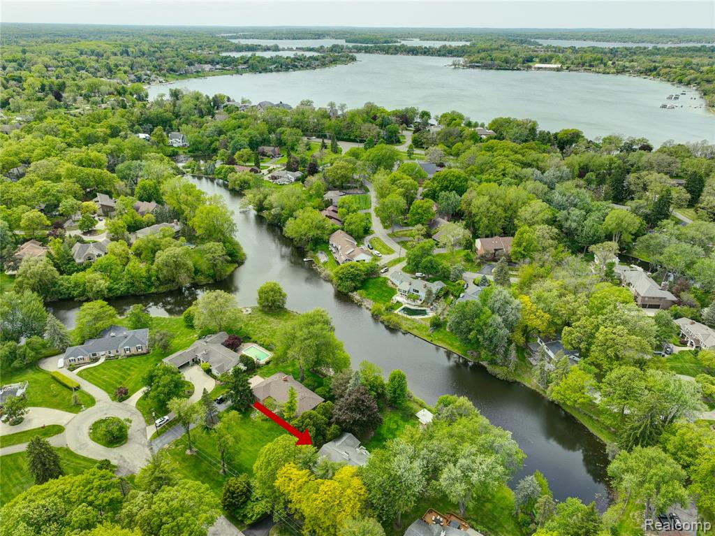 2026 W Bend Court, Bloomfield Hills, MI 48302 — Photo 42