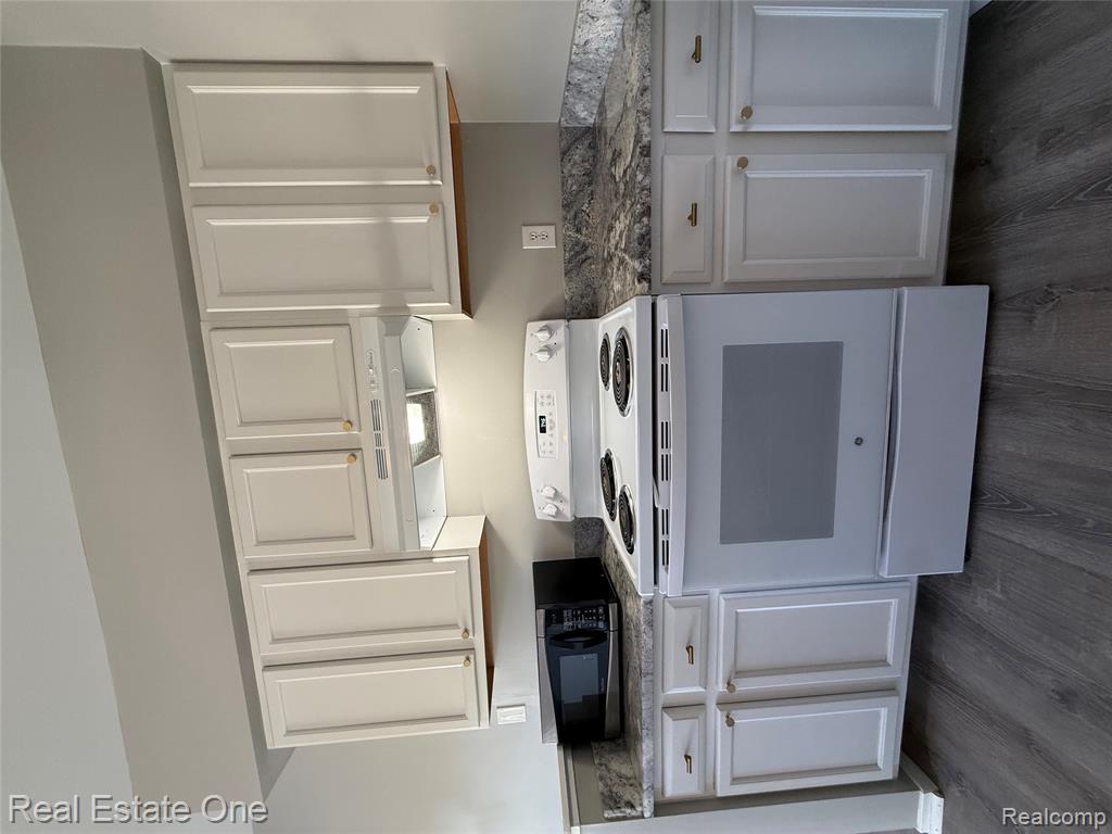 403 Water Tower Circle - Photo 3