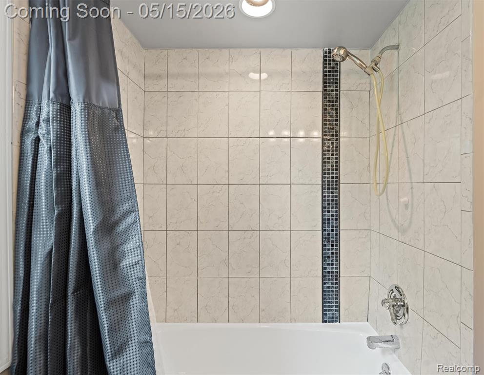 4238 Apple Valley Lane, West Bloomfield, MI 48323 — Photo 40