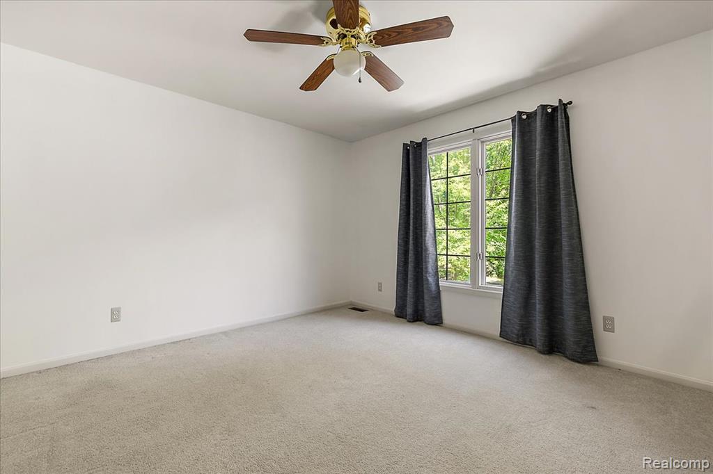 53629 WAYBURN Court, Utica, MI 48315 — Photo 33