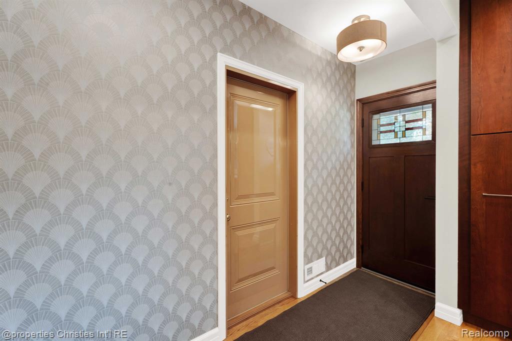 19418 Warwick Street, Beverly Hills, MI 48025 — Photo 22
