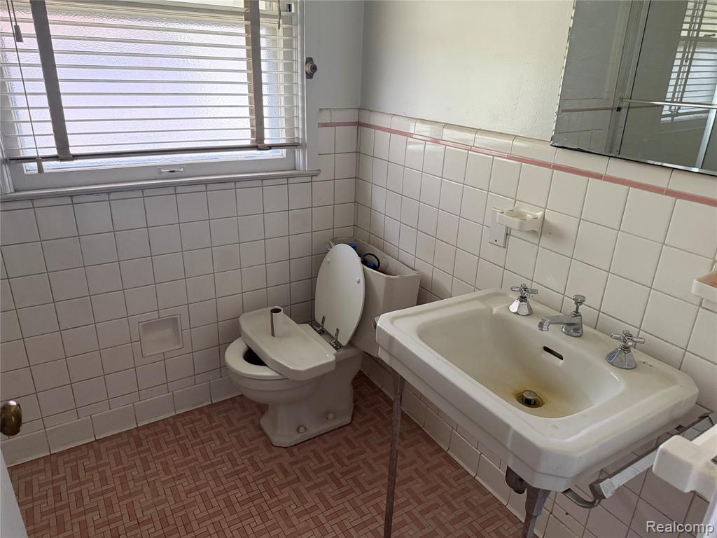16001 Collingham Drive, Detroit, MI 48205 — Photo 15