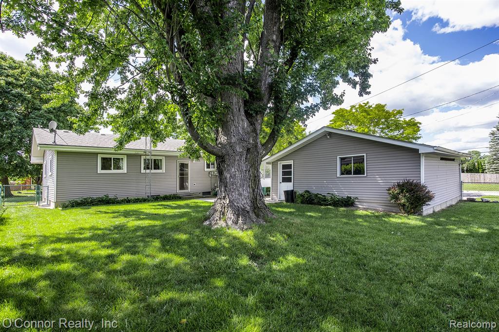 905 Virginia Avenue, Marysville, MI 48040 — Photo 29