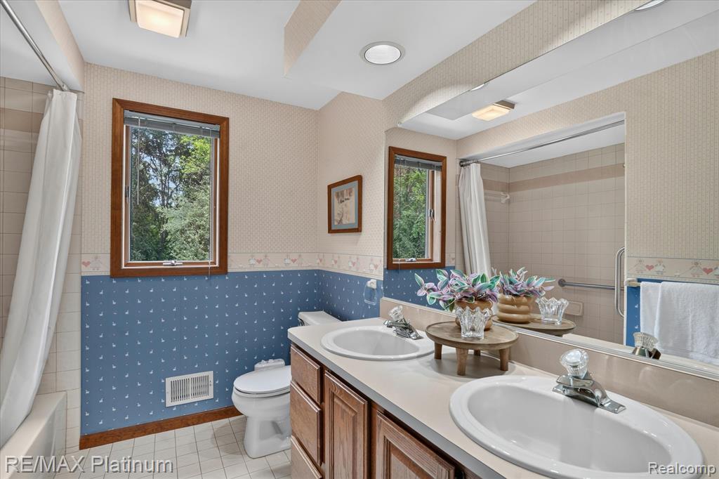 12273 Pinebrook Lane, South Lyon, MI 48178 — Photo 35