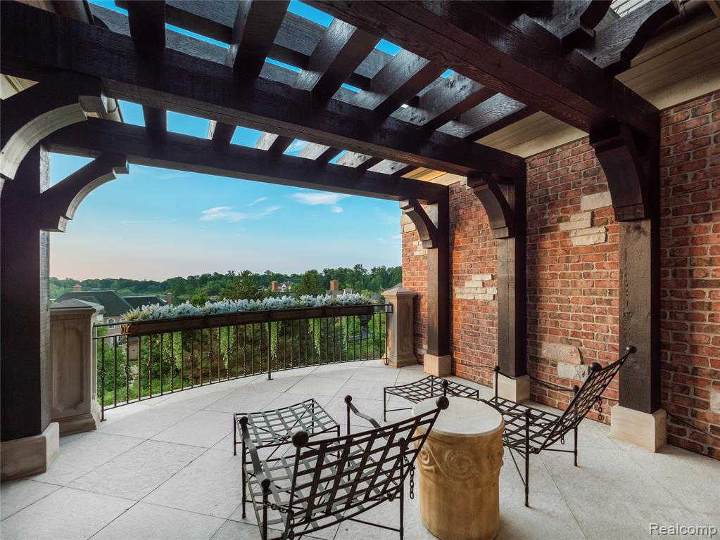 2756 Turtle Bluff Drive, Bloomfield Hills, MI, 48302