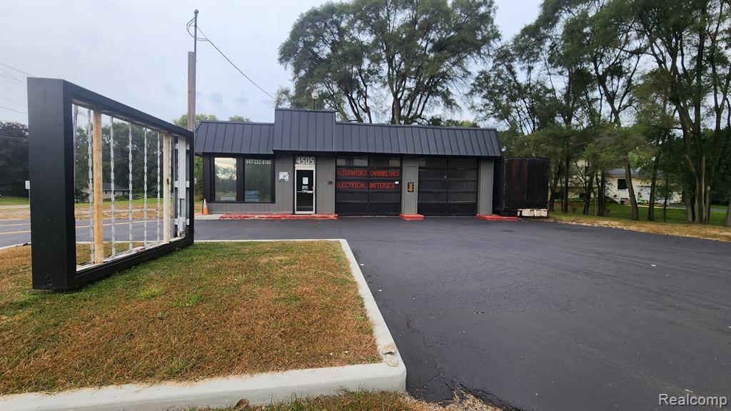 4505 CLINTONVILLE Road, Clarkston, MI — Photo 2
