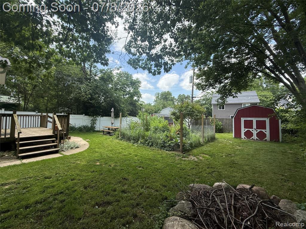 756 Cedarlawn Road, Waterford, MI 48328 — Photo 24
