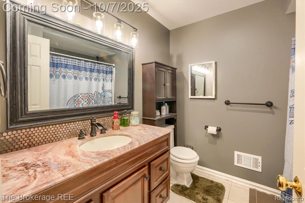 4950 Iroquois Boulevard, Clarkston, MI 48348 — Photo 20