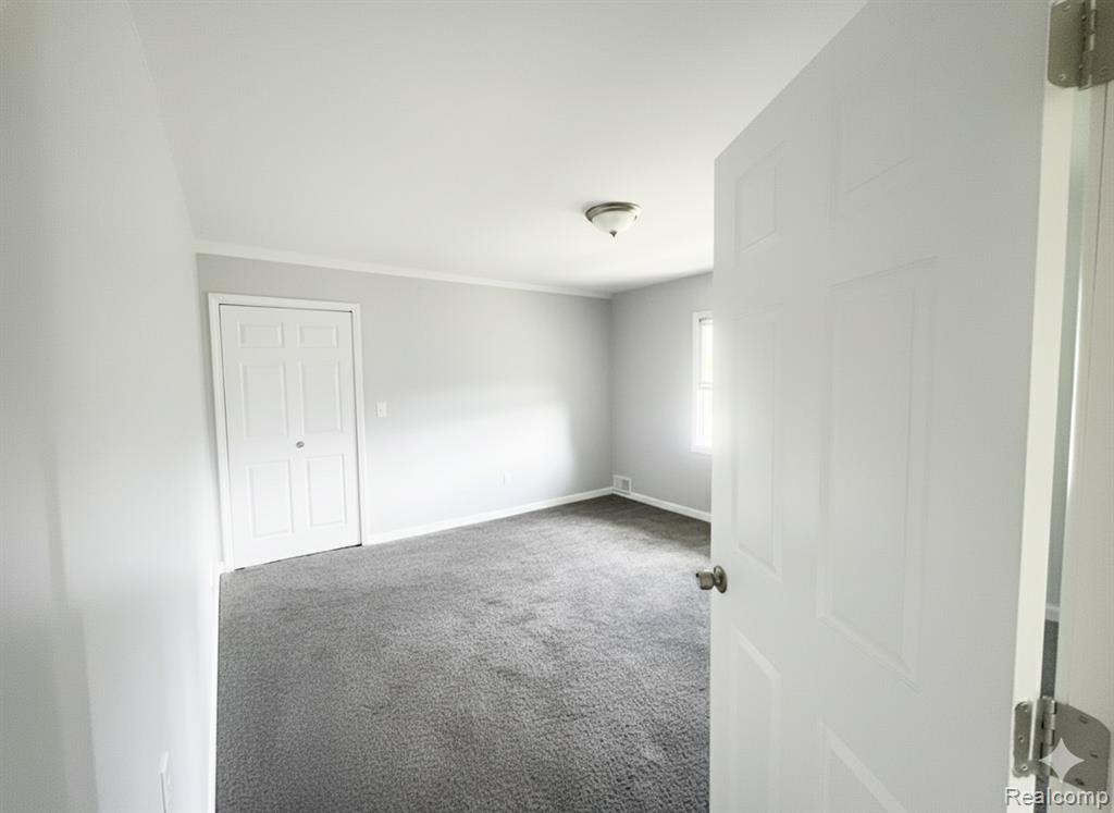 15095 Strathmoor Street, Detroit, MI 48227 — Photo 12