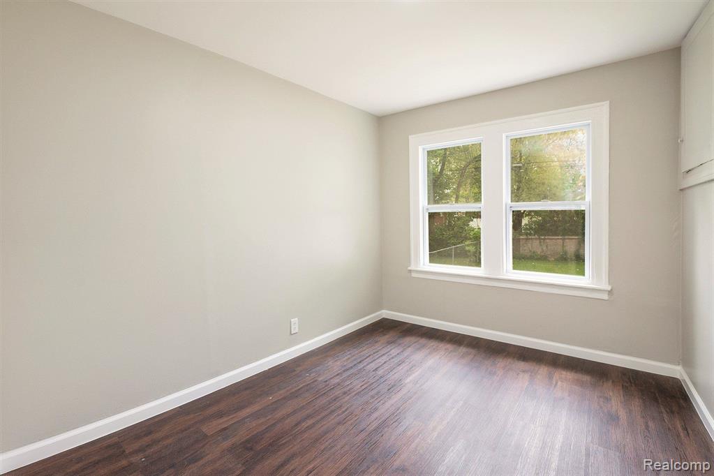 7260 CADILLAC Avenue, Warren, MI 48091 — Photo 7