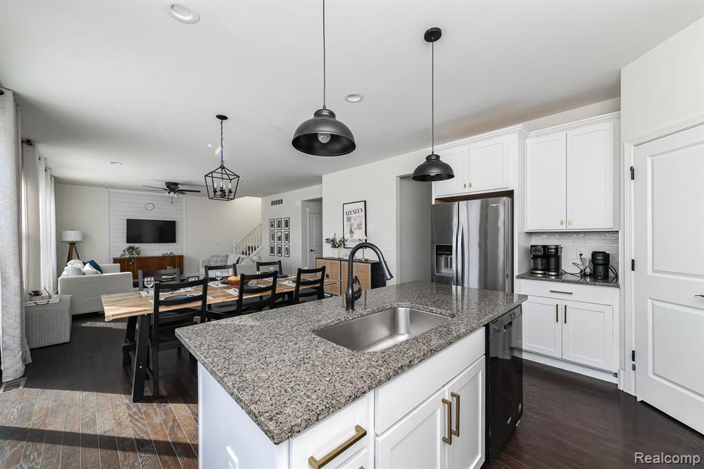 4314 ROLLING MEADOW Lane, Ypsilanti, MI 48197 — Photo 11