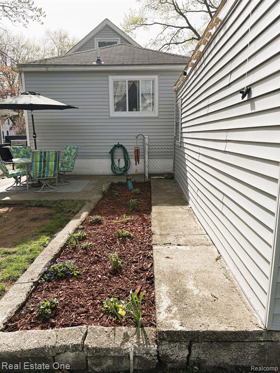 2265 Maddy Lane, Keego Harbor, MI 48320 — Photo 32