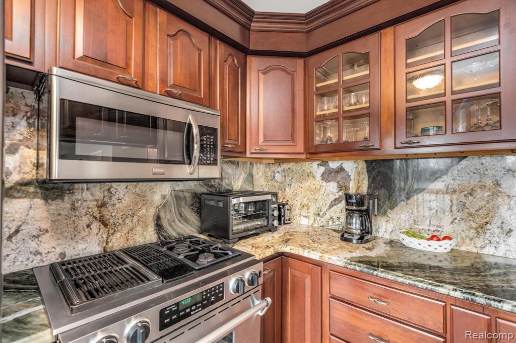 4645 CLAUDIA Drive, Waterford, MI 48328 — Photo 14