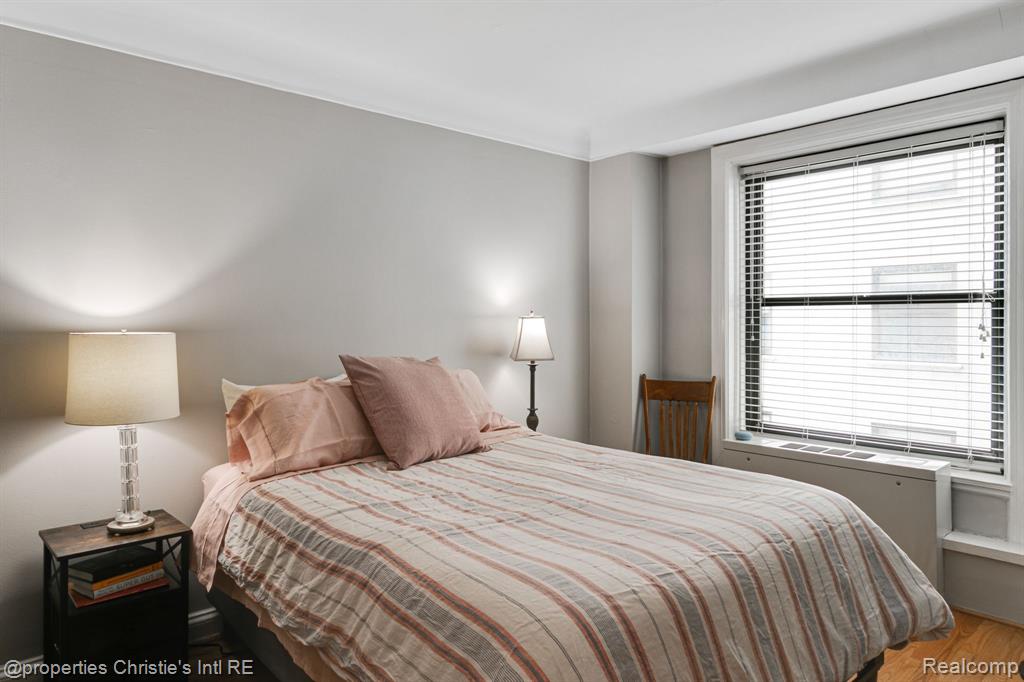 15 E KIRBY Street, 404, Detroit, MI 48202 — Photo 24