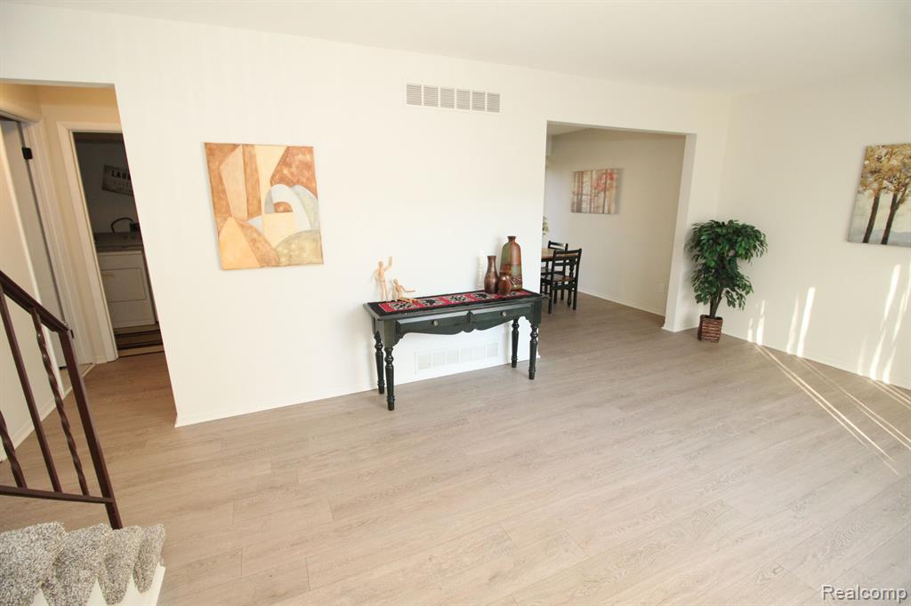 40831 HIGHPOINTE Drive, Clinton Twp, MI 48038 — Photo 19