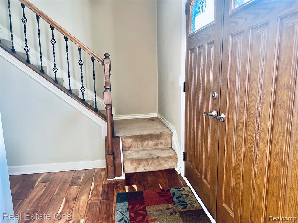 24236 SIMMONS Drive, Novi, MI — Photo 3