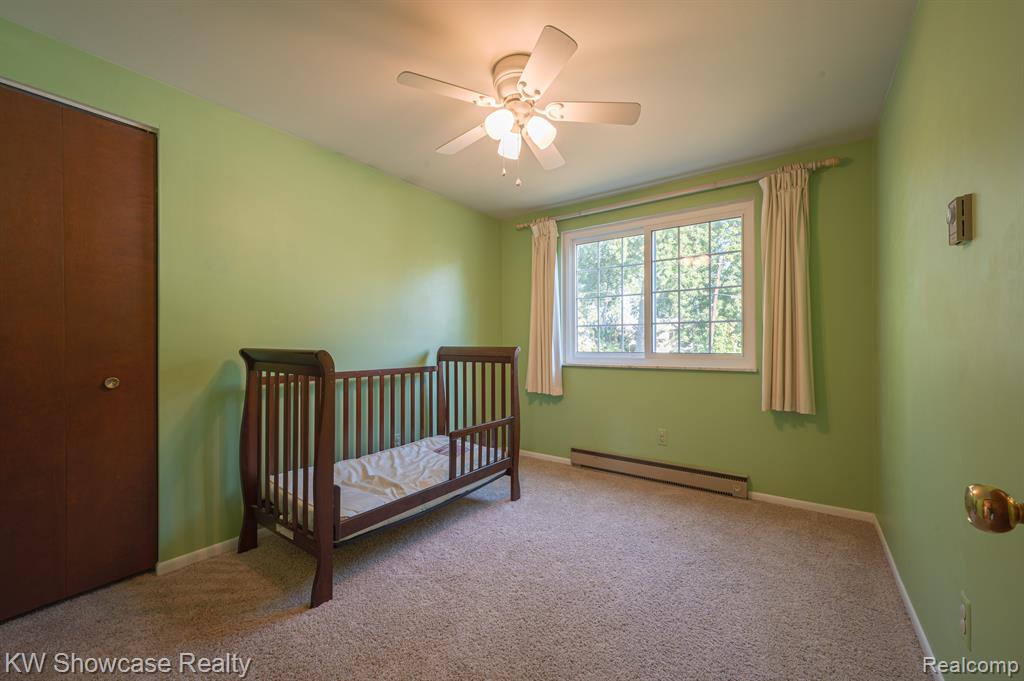 8621 OAKSIDE Avenue, Commerce Twp, MI 48382 — Photo 11